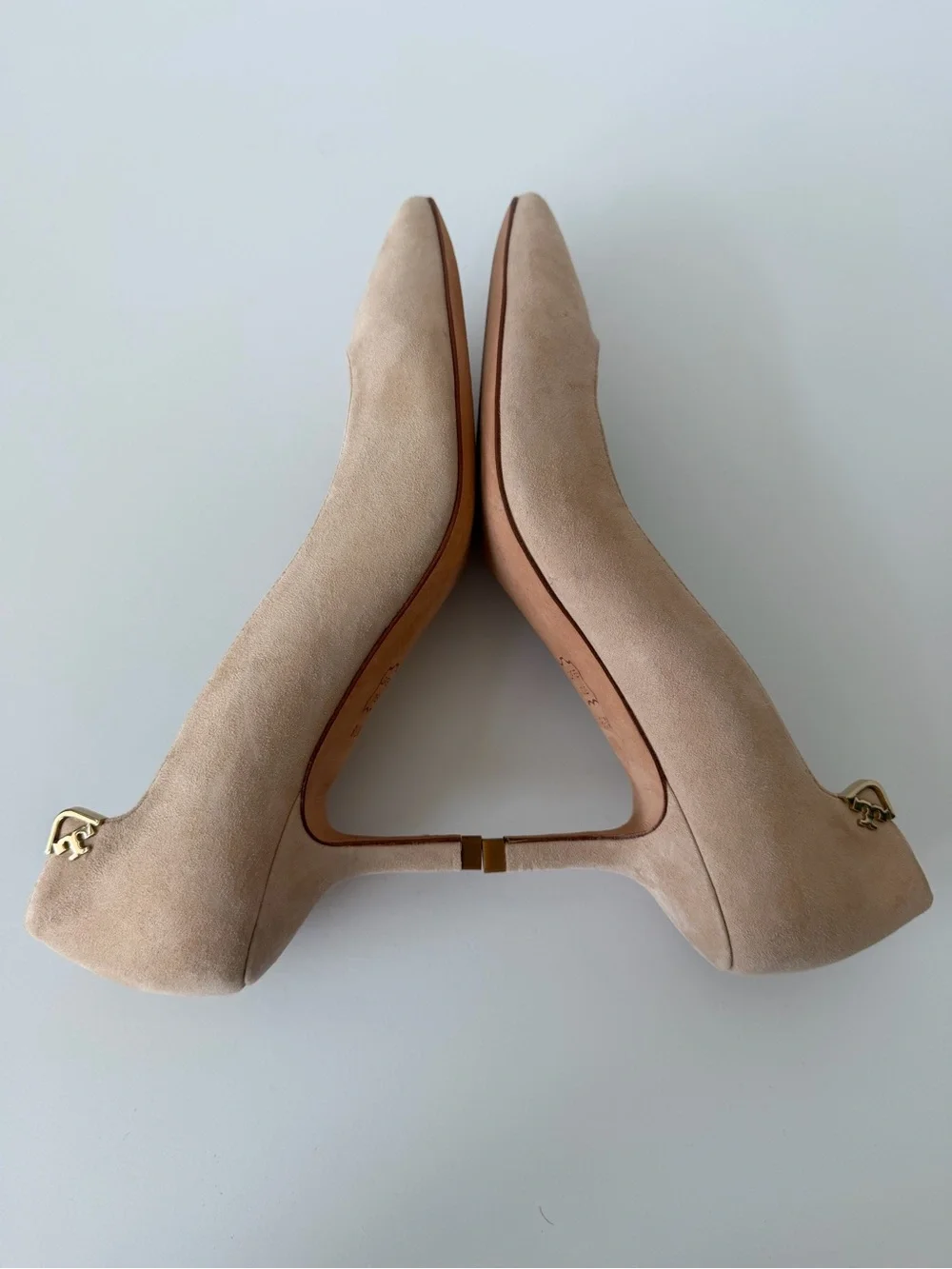 Tory Burch Elizabeth Suede Pointed Toe Pumps in Nude/Beige, Size 8.5